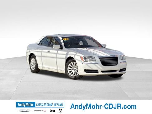 Used 2013 Chrysler 300 RWD image 1