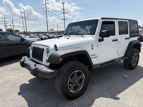 Used 2018 Jeep Wrangler Unlimited Sport S AWD/4WD image 3