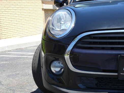 Used 2018 MINI Cooper 2-Door Hardtop FWD image 18