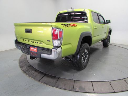Used 2023 Toyota Tacoma TRD Off-Road w/ Black Out Package (TMS) AWD/4WD image 7