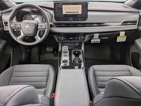 New 2026 Mitsubishi Outlander SE FWD image 15