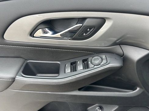 Certified 2022 Chevrolet Traverse LT image 11