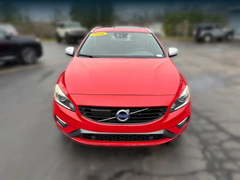 Used 2016 Volvo V60 T6 R-Design Platinum w/ Climate Package AWD/4WD image 2