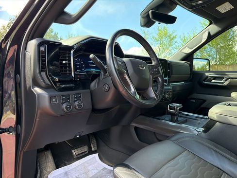 Used 2022 Chevrolet Silverado 1500 ZR2 w/ Technology Package image 12