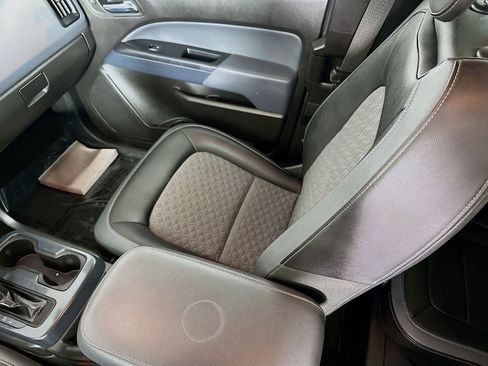 Used 2018 Chevrolet Colorado Z71 image 24