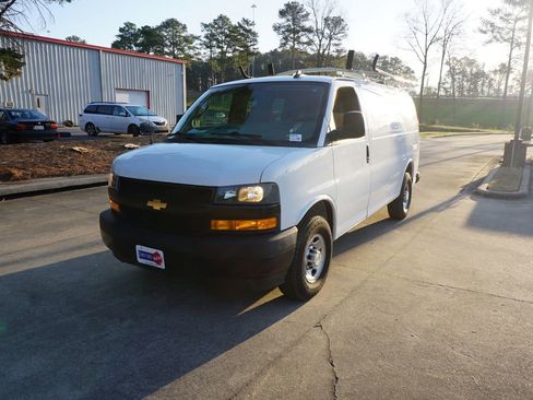 Used 2020 Chevrolet Express 2500 w/ Driver Convenience Package image 19