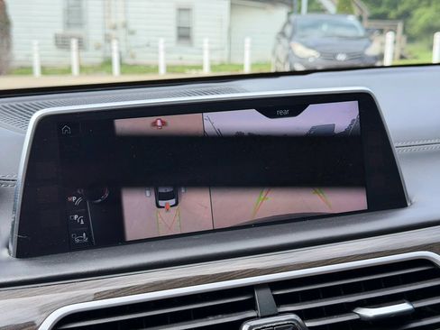 Used 2017 BMW 750i xDrive AWD/4WD image 68