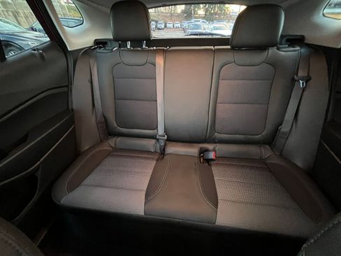 Used 2025 Chevrolet Trax LT image 38