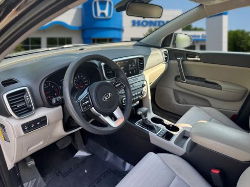 Used 2020 Kia Sportage LX w/ LX Popular Package AWD/4WD image 12