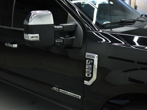 Used 2018 Ford F250 Platinum w/ Platinum Ultimate Package image 16