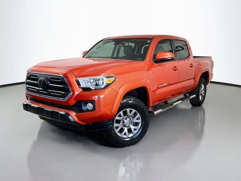 Used 2018 Toyota Tacoma SR5 RWD image 3