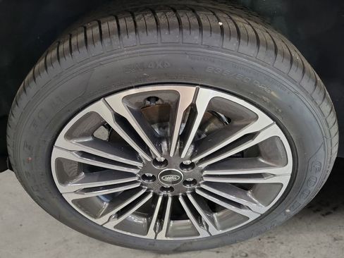 New 2026 Land Rover Range Rover Evoque S image 10