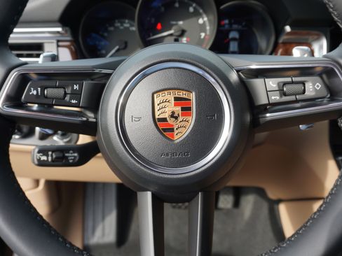 New 2026 Porsche Macan image 17