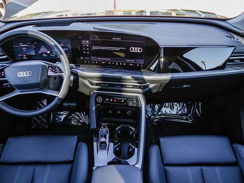 Certified 2025 Audi Q5 Premium Plus w/ Premium Plus image 14