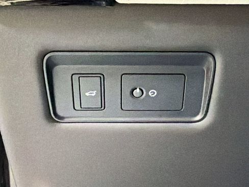 Used 2021 Land Rover Range Rover SV Autobiography Dynamic image 35