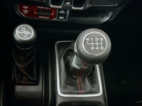Used 2021 Jeep Wrangler Unlimited Rubicon AWD/4WD image 24