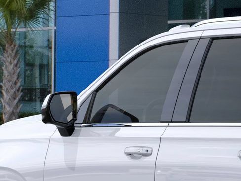 Certified 2025 Chevrolet Suburban LT w/ Comfort Package RWD image 12
