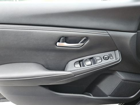 Used 2025 Nissan Sentra SV w/ All-Weather Package FWD image 16