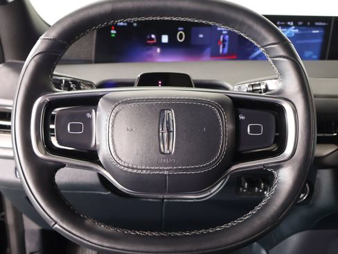 Certified 2026 Lincoln Navigator Reserve w/ Jet Appearance Package AWD/4WD image 3