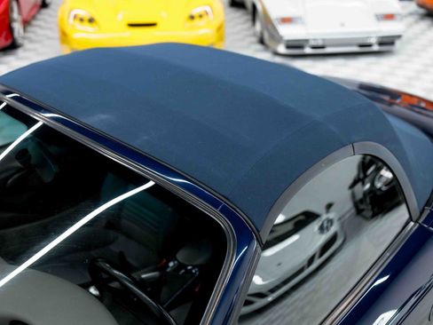 Used 2001 Porsche Boxster RWD image 36