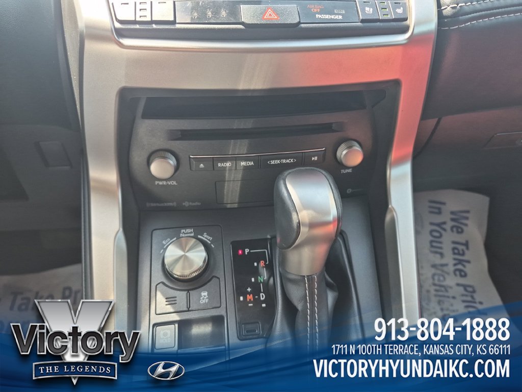 Used 2022 Lexus RX 350L Premium w/ Premium Package AWD/4WD image 18