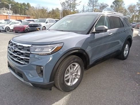 New 2026 Ford Explorer Active w/ Active Comfort Package RWD image 7
