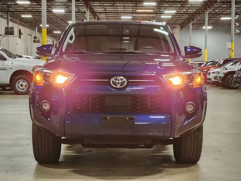 Used 2021 Toyota 4Runner SR5 Premium w/ Moonroof Package RWD image 2