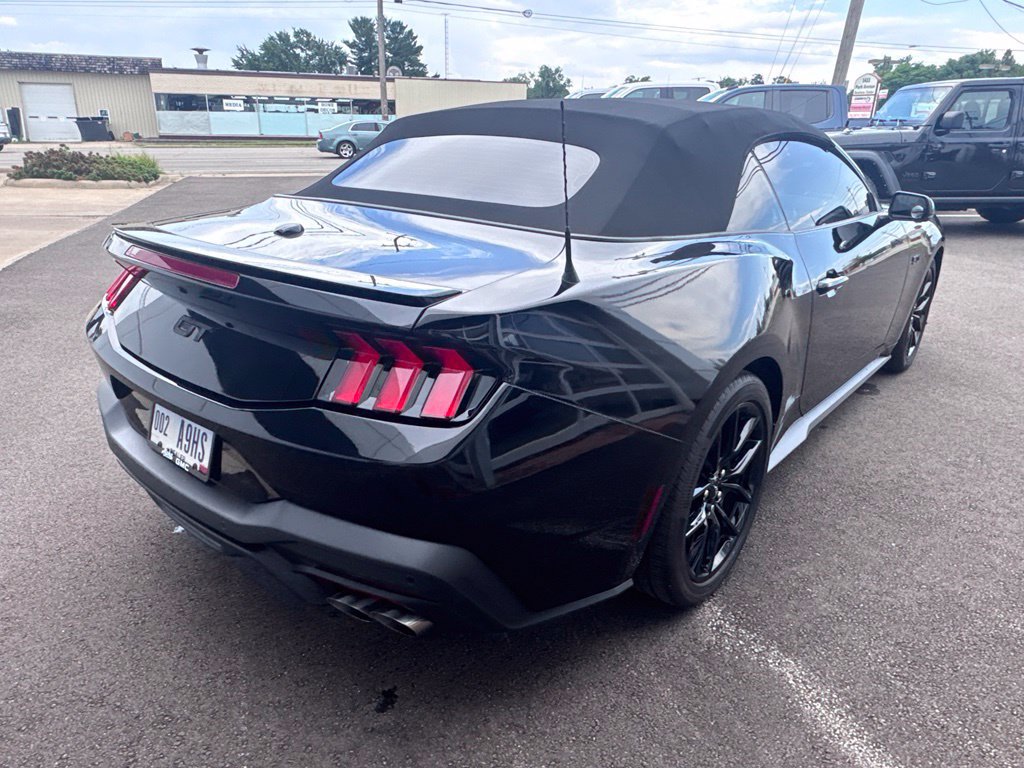 Used 2025 Ford Mustang GT Premium RWD image 5