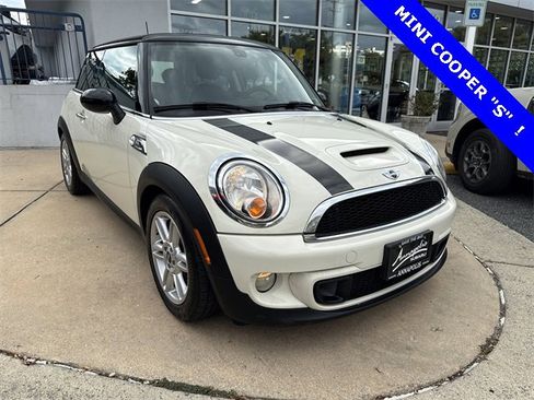 Used 2013 MINI Cooper S image 1