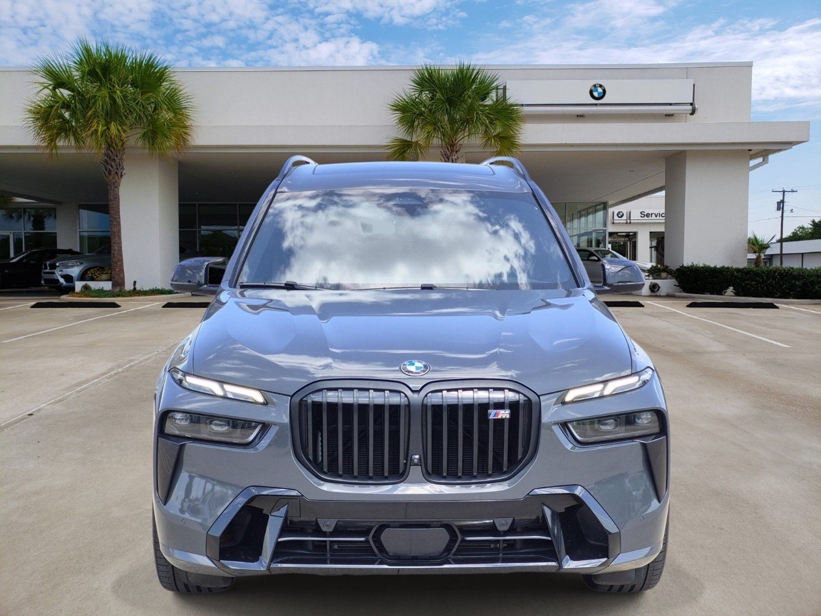 Used 2024 BMW X7 M60i w/ M Sport Professional Package AWD/4WD image 2