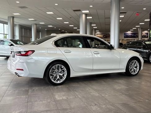 Used 2025 BMW 330i Sedan RWD image 4