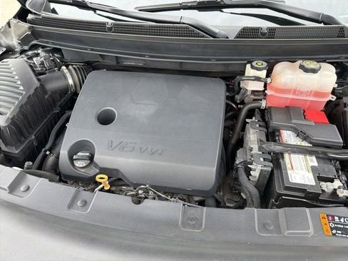 Used 2021 Buick Enclave Avenir w/ Avenir Technology Package FWD image 4