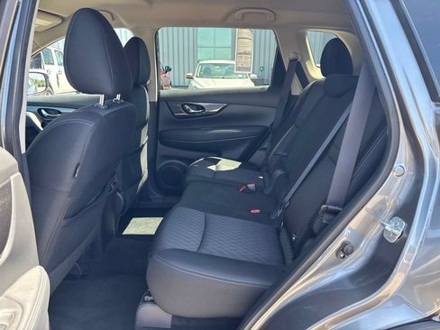 Used 2019 Nissan Rogue SV AWD/4WD image 14