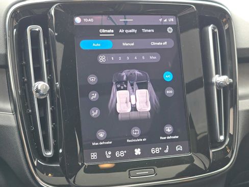 Certified 2023 Volvo XC40 Recharge Ultimate w/ Protection Package Premier AWD/4WD image 27