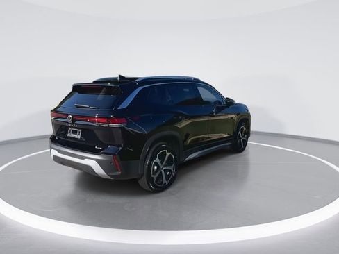 New 2025 Volkswagen Tiguan SE image 8