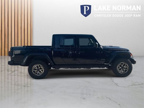 New 2025 Jeep Gladiator Rubicon w/ Convenience Group image 10