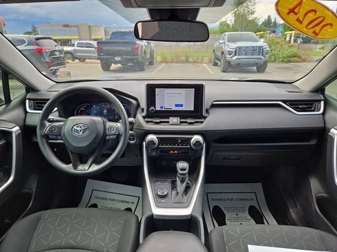 Used 2024 Toyota RAV4 XLE AWD/4WD image 3