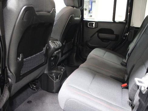 Used 2025 Jeep Wrangler Unlimited Rubicon image 23