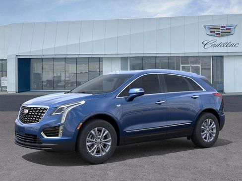 New 2026 Cadillac XT5 Luxury image 2