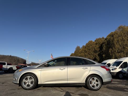 Used 2014 Ford Focus SE image 9