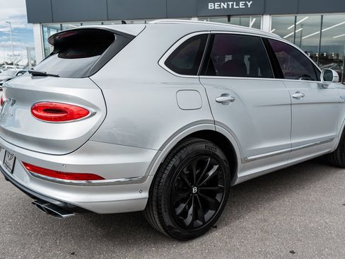 Certified 2023 Bentley Bentayga AWD/4WD image 13