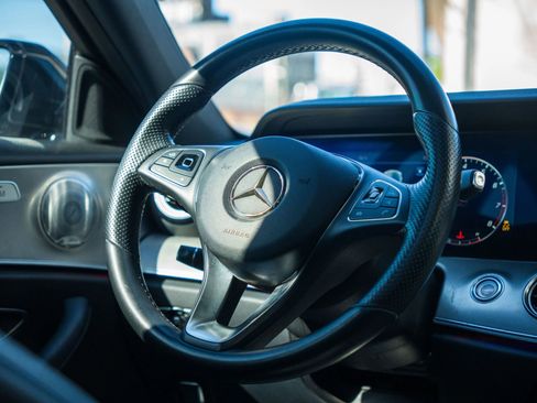 Used 2018 Mercedes-Benz E 300 4MATIC w/ Premium 2 Package image 12