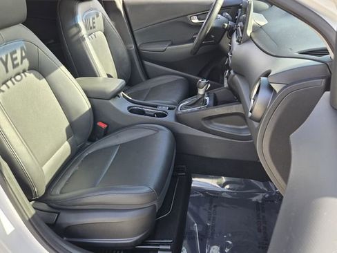 Certified 2022 Hyundai Kona Limited w/ Cargo Package image 16
