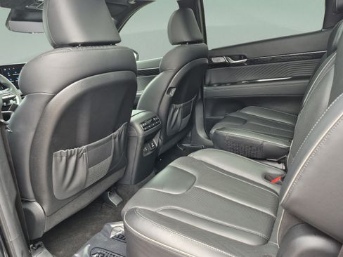 Certified 2024 Hyundai Palisade Calligraphy FWD image 16