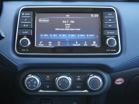 Used 2024 Nissan Versa SV FWD image 30