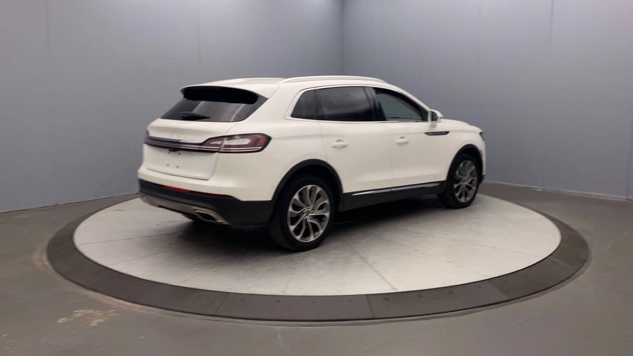 Used 2023 Lincoln Nautilus Reserve AWD/4WD image 5