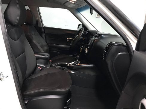 Used 2017 Kia Soul FWD image 14