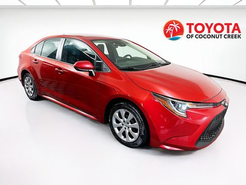 Used 2020 Toyota Corolla LE image 1