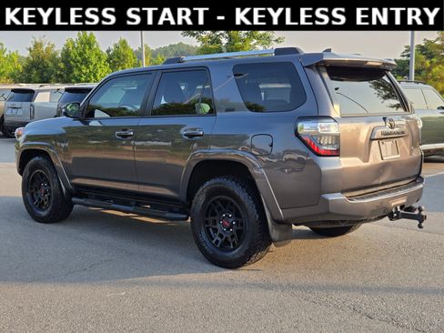 Used 2020 Toyota 4Runner SR5 Premium w/ Moonroof Package RWD image 5