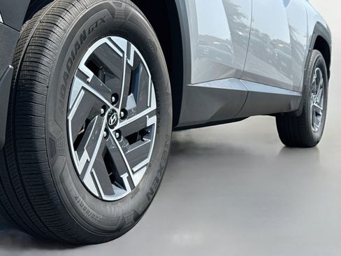 Certified 2025 Hyundai Tucson Blue AWD/4WD image 9